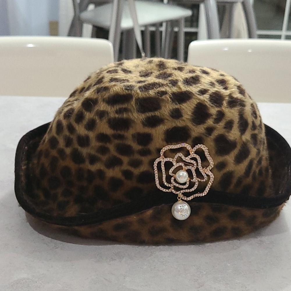 Ladies hat - Picture 2 of 7
